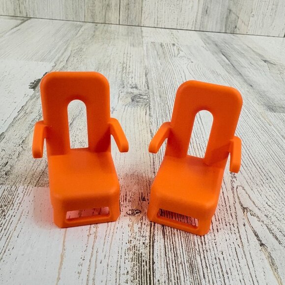 Bluey Set of 2 Orange Beach Chairs Outdoor Figure Playset Replacement NEW - Picture 1 of 1